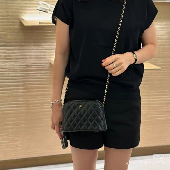 Authentic CHANEL 24A CLASSIC CLUTCH WITH CHAIN - Picture 11 of 11